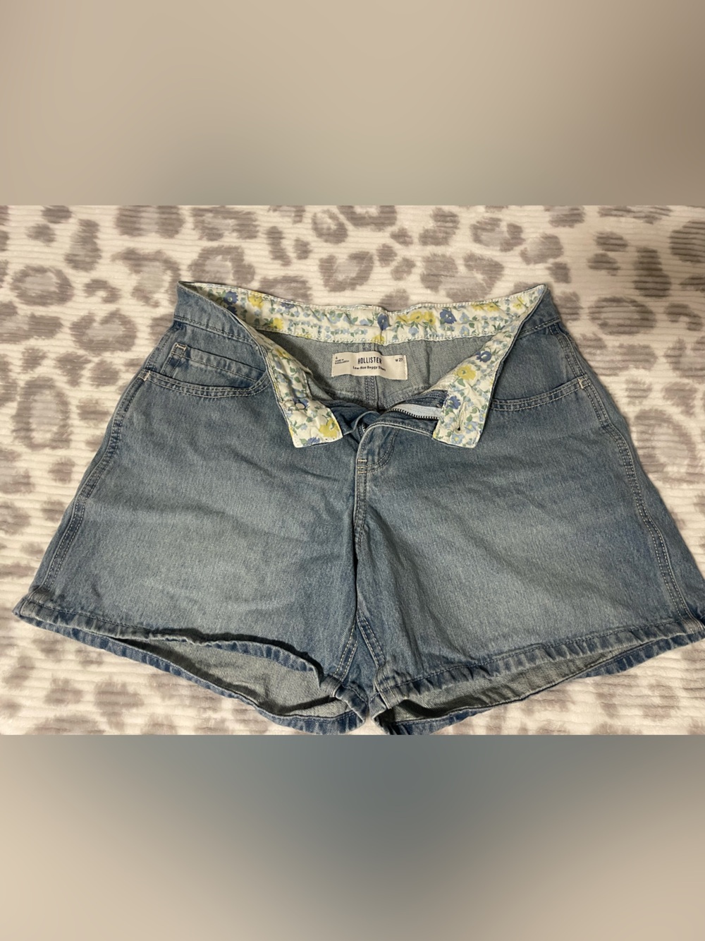 Hollister Light Wash Denim Women's Shorts with Floral Waist Trim